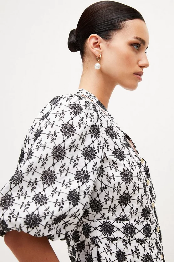 Promo โ Karen Millen Petite Contrast Cotton Broderie Woven Blouse - mono ๐ 4 Promo โ Karen Millen Petite Contrast Cotton Broderie Woven Blouse - mono ๐ - Image 2