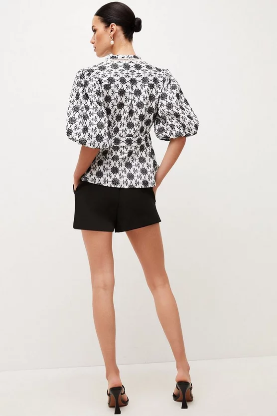 Promo โ Karen Millen Petite Contrast Cotton Broderie Woven Blouse - mono ๐ 5 Promo โ Karen Millen Petite Contrast Cotton Broderie Woven Blouse - mono ๐ - Image 3